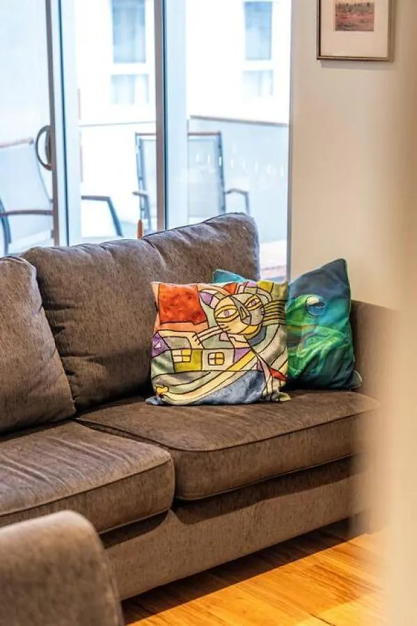 דירות אדלייד Get Comfy On Frew St